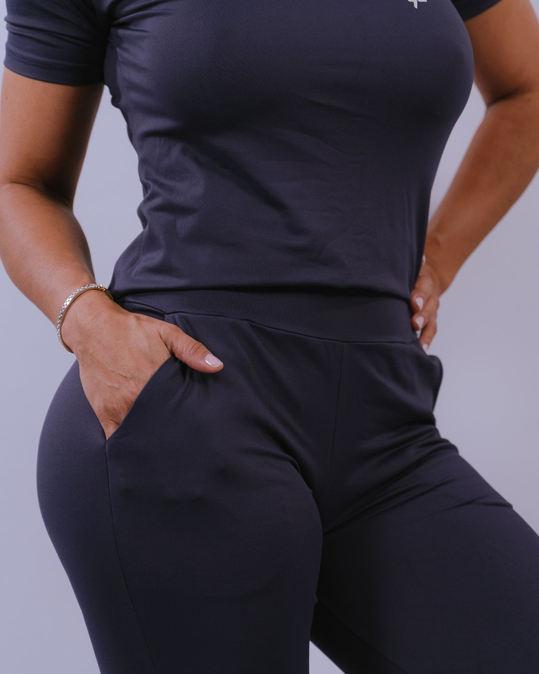 Taylor Flare- Conjunto- Scrub